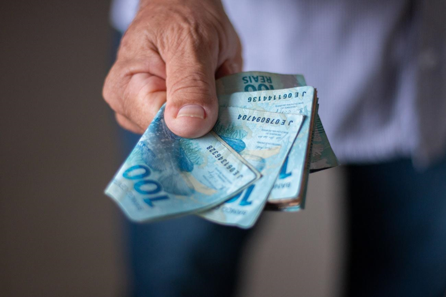 golpes que prometem renda rápida